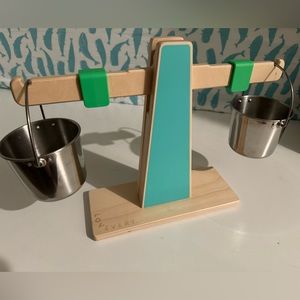 Lovevery Scales and Pails